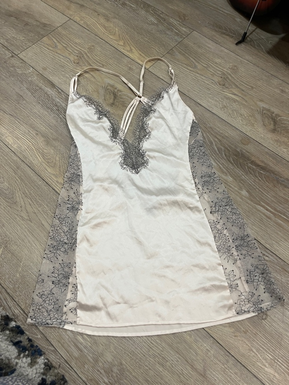 Victoria’s Secret lingerie M